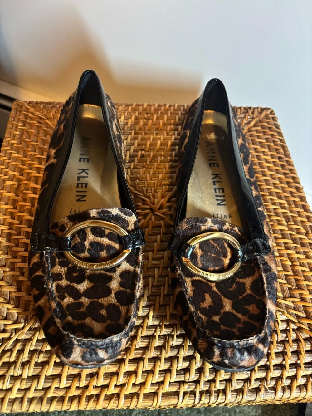 Anne Klein iflex Leopard Print Loafers with Gold Ring, size 9 - Picture 3 of 10
